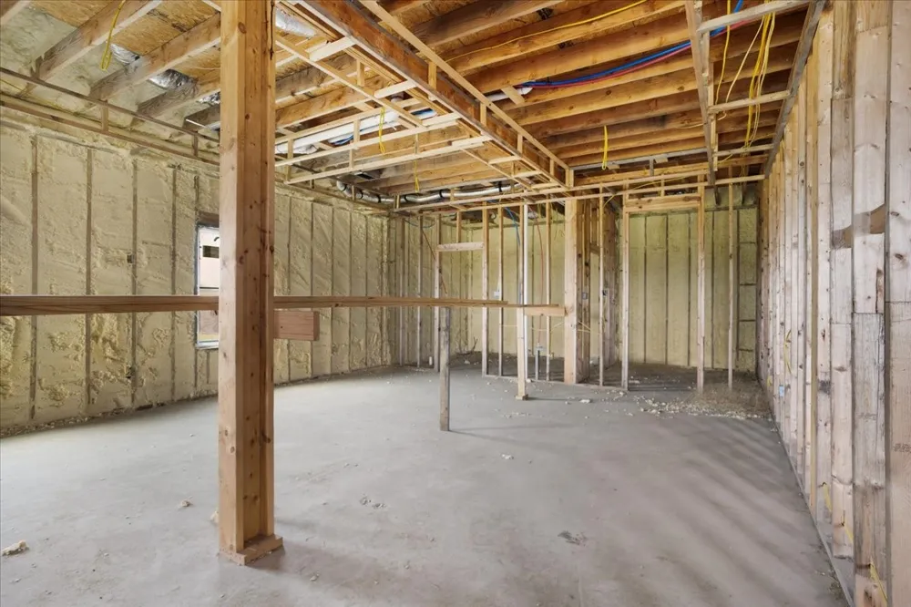 2463 County Road Savoy, TX 75479