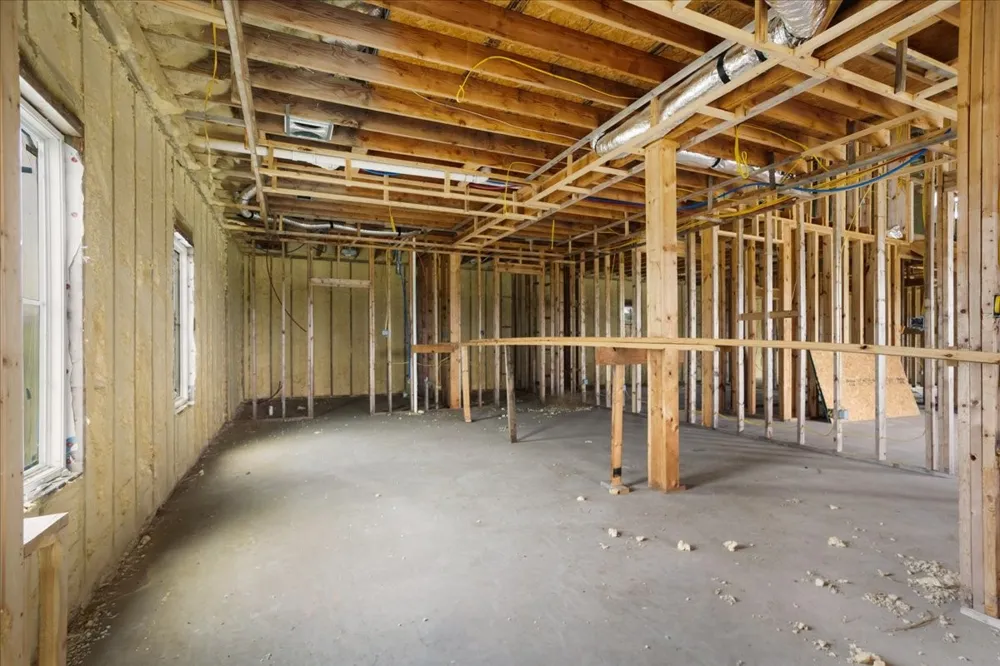 2463 County Road Savoy, TX 75479