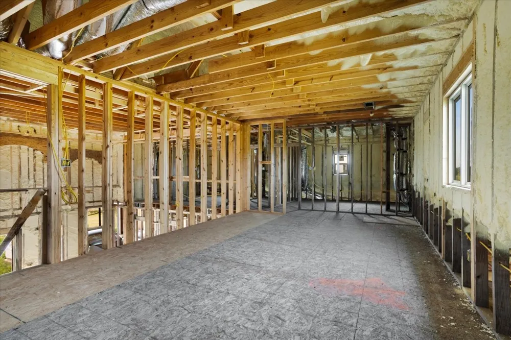 2463 County Road Savoy, TX 75479