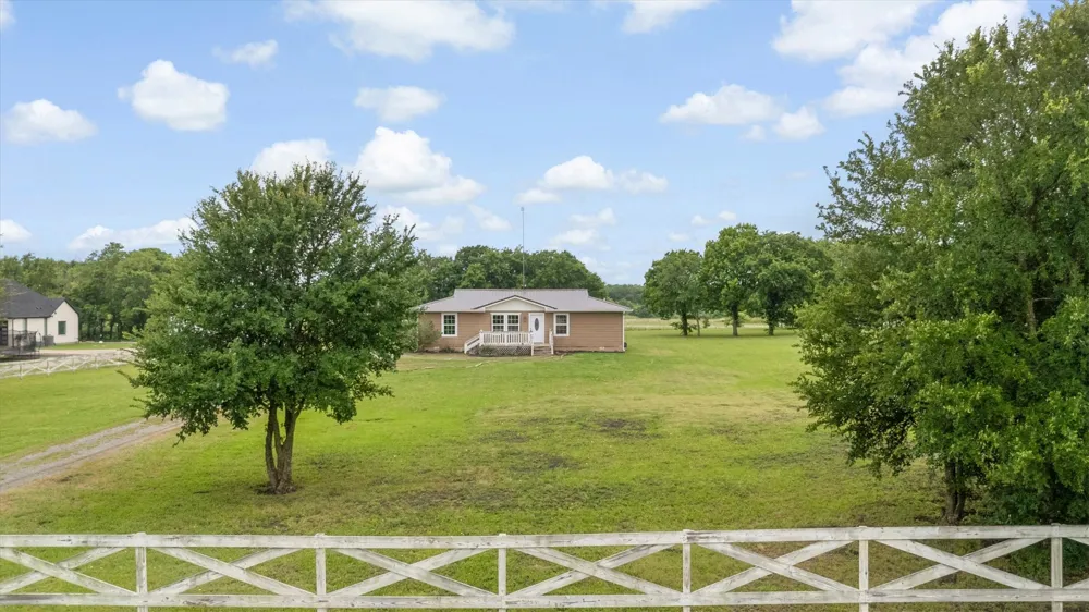 5732 Emilia Way Leonard, TX 75452