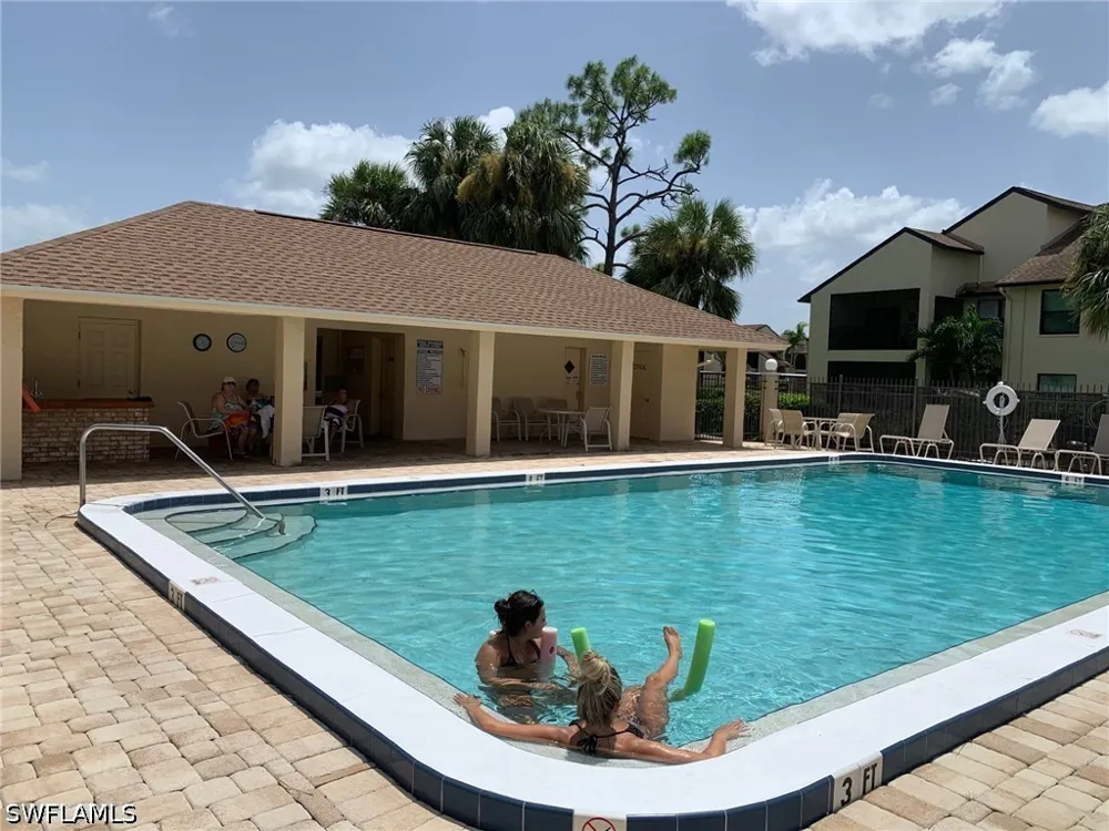 Charter Club Circle #4 Fort Myers, FL 33919