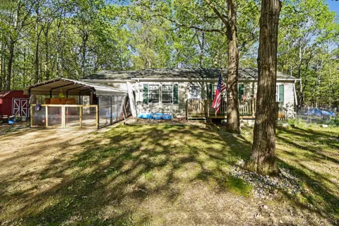2738 Lakeshore Drive