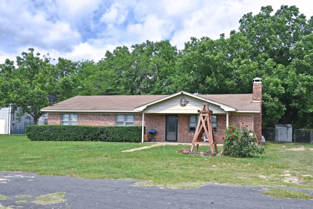 258 County Road 3199 Winnsboro, TX 75494
