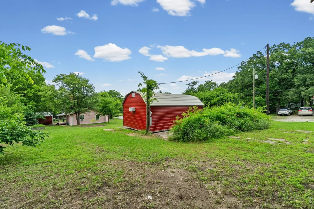 325 West Lane Quinlan, TX 75474