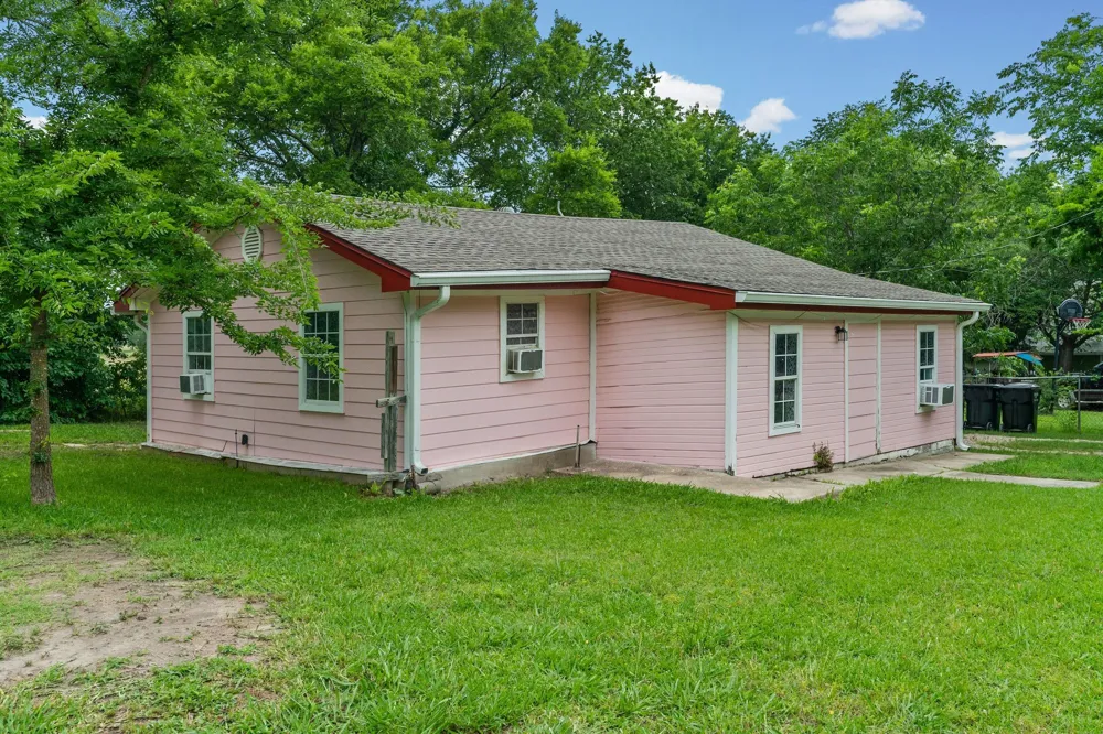 325 West Lane Quinlan, TX 75474