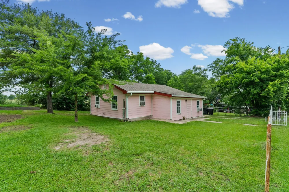 325 West Lane Quinlan, TX 75474