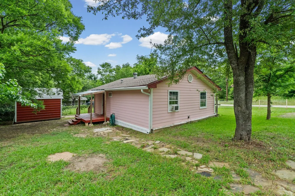 325 West Lane Quinlan, TX 75474
