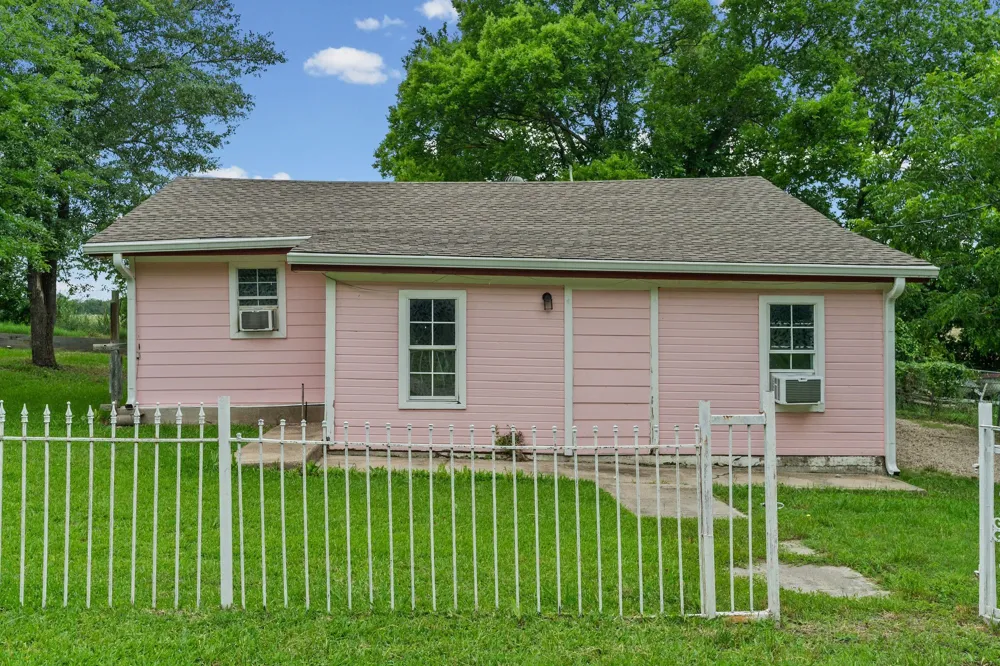 325 West Lane Quinlan, TX 75474