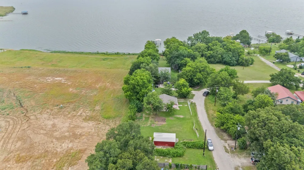 325 West Lane Quinlan, TX 75474