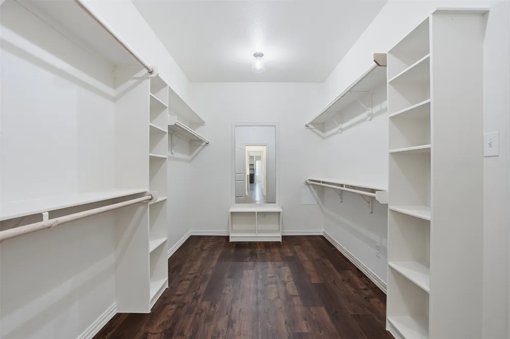 6720 county road 302 Grandview, TX 76050
