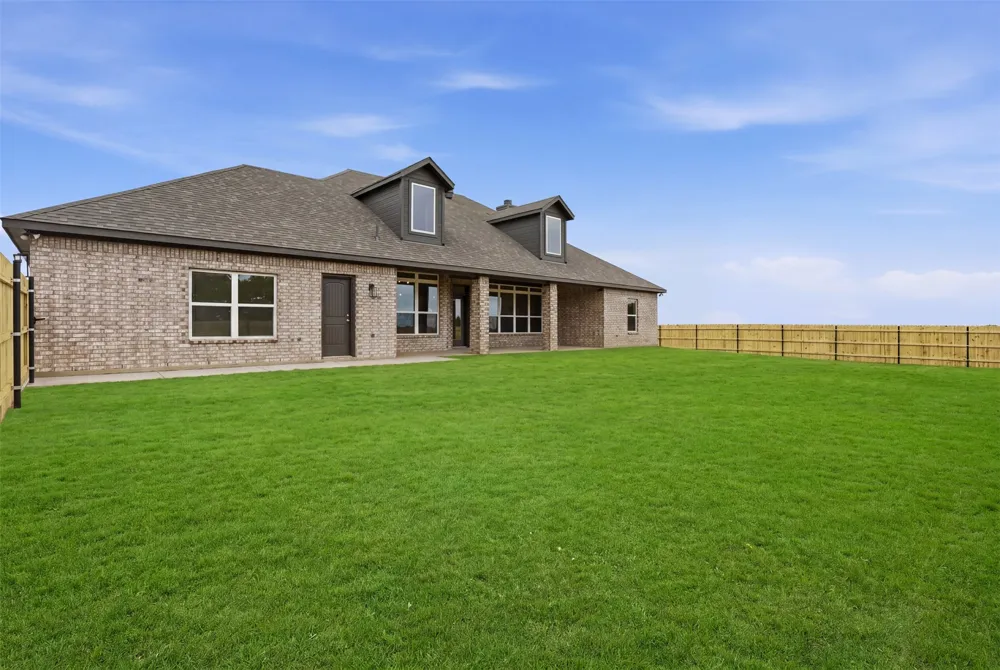 6720 county road 302 Grandview, TX 76050