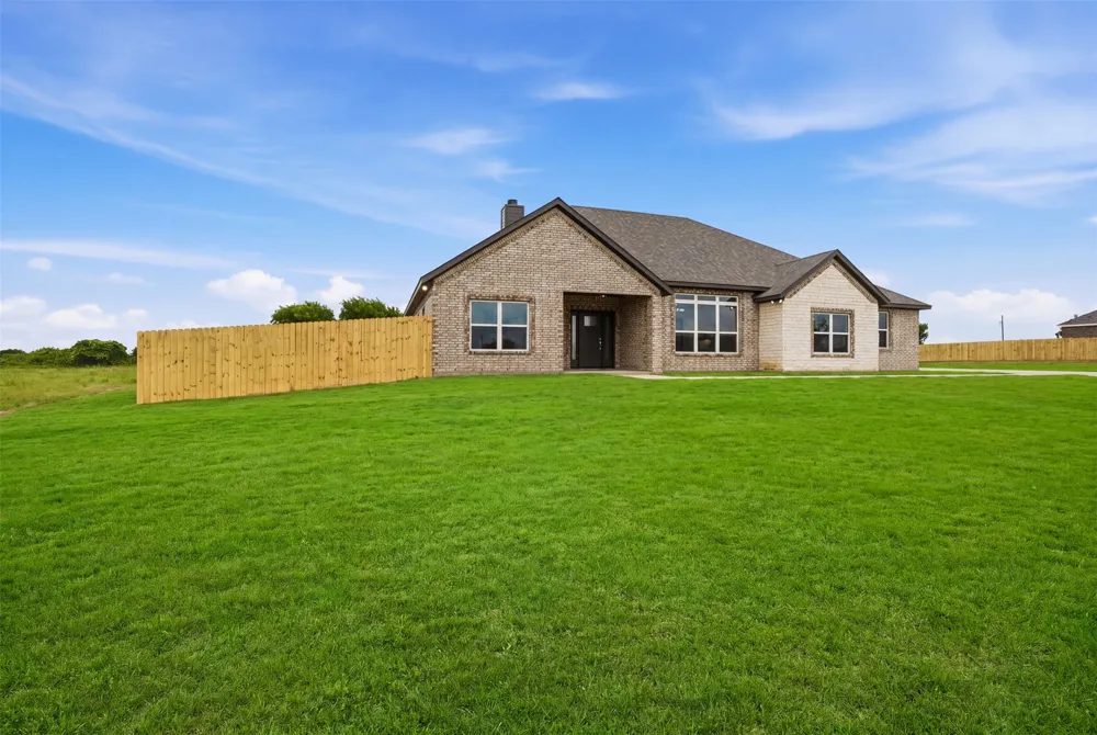 6720 county road 302 Grandview, TX 76050