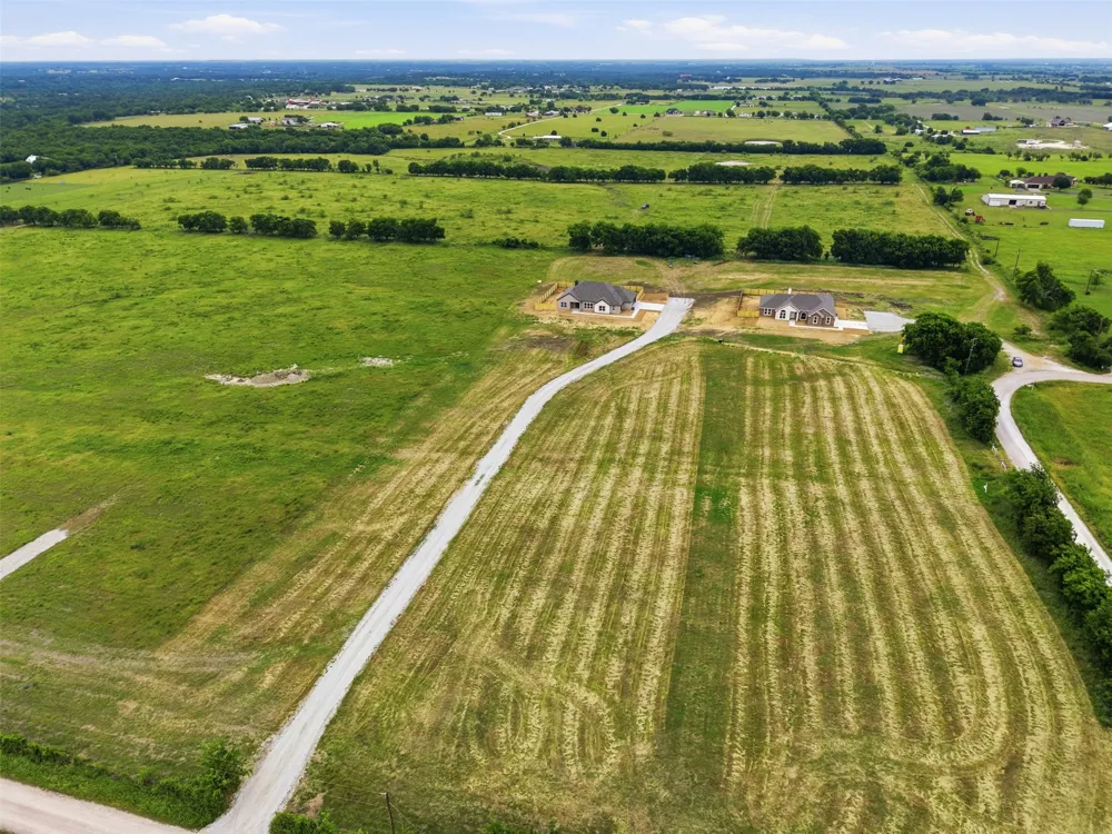 6720 county road 302 Grandview, TX 76050