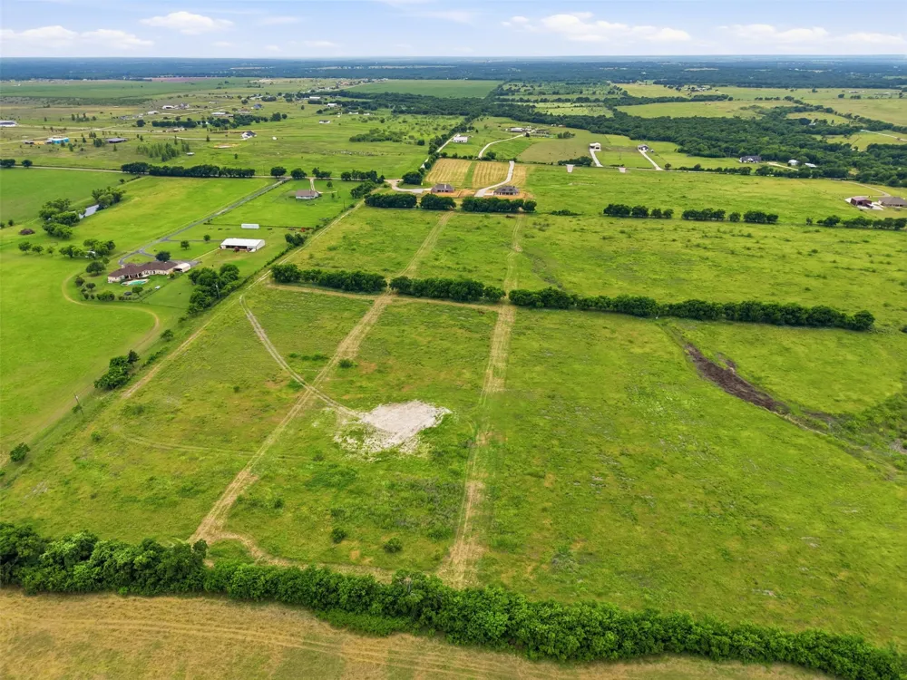 6720 county road 302 Grandview, TX 76050
