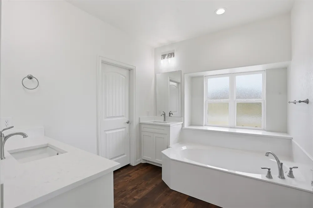 6720 county road 302 Grandview, TX 76050