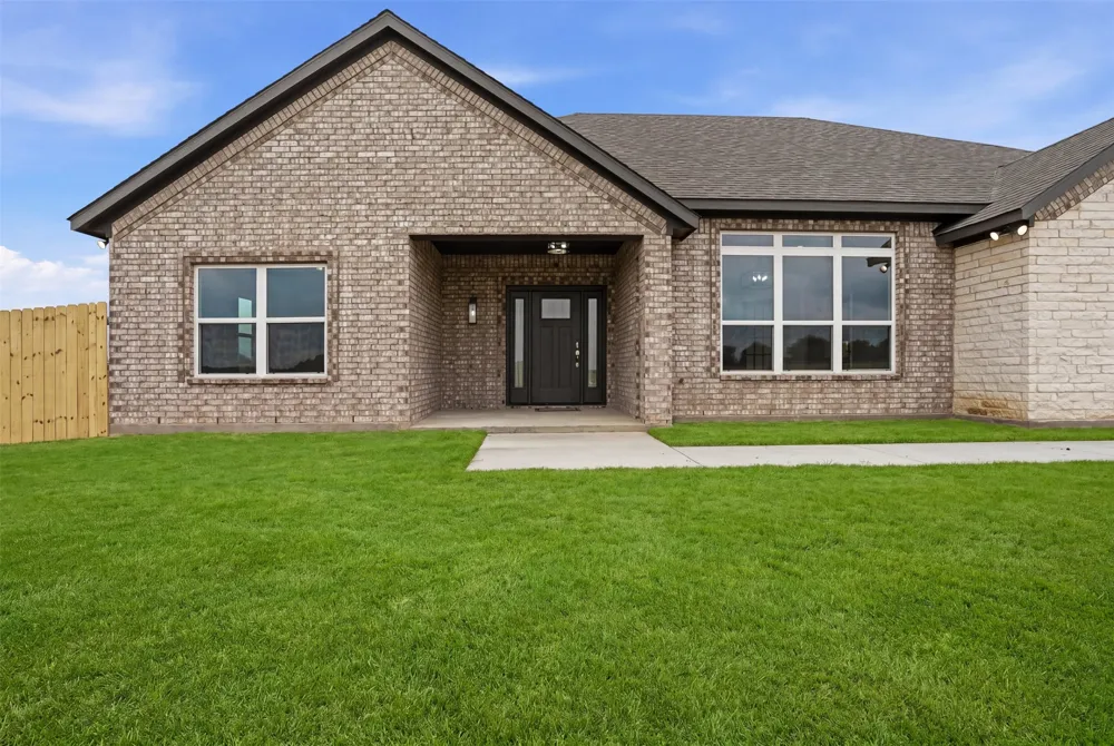 6720 county road 302 Grandview, TX 76050