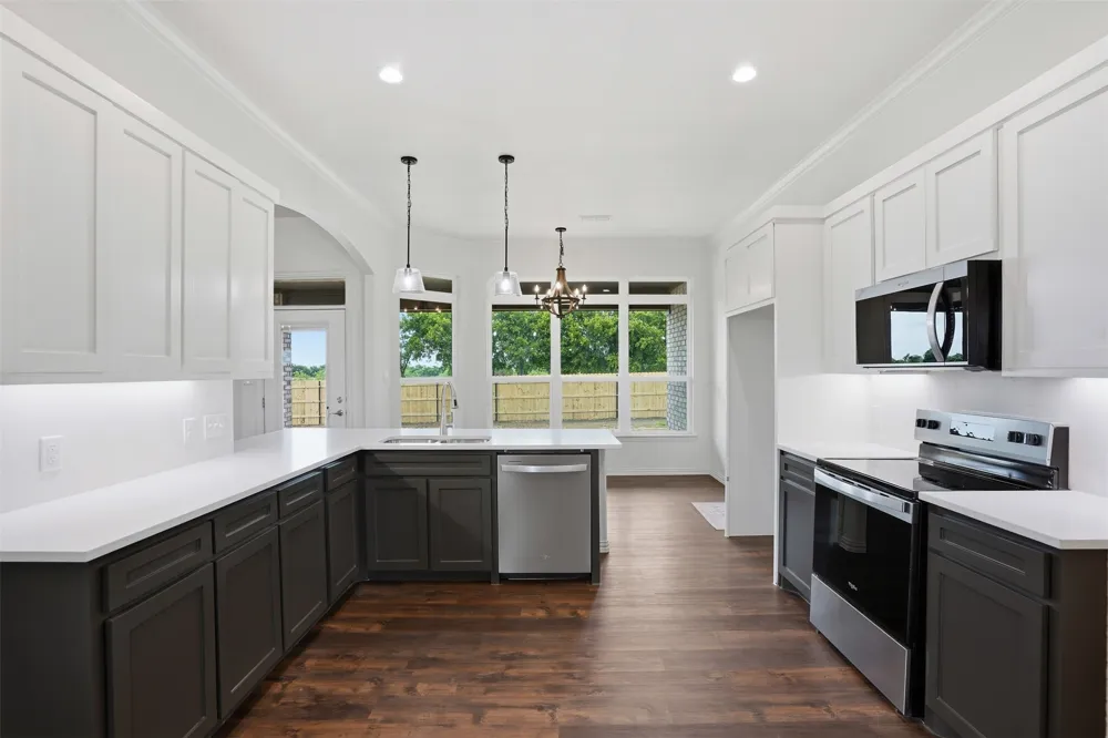 6720 county road 302 Grandview, TX 76050