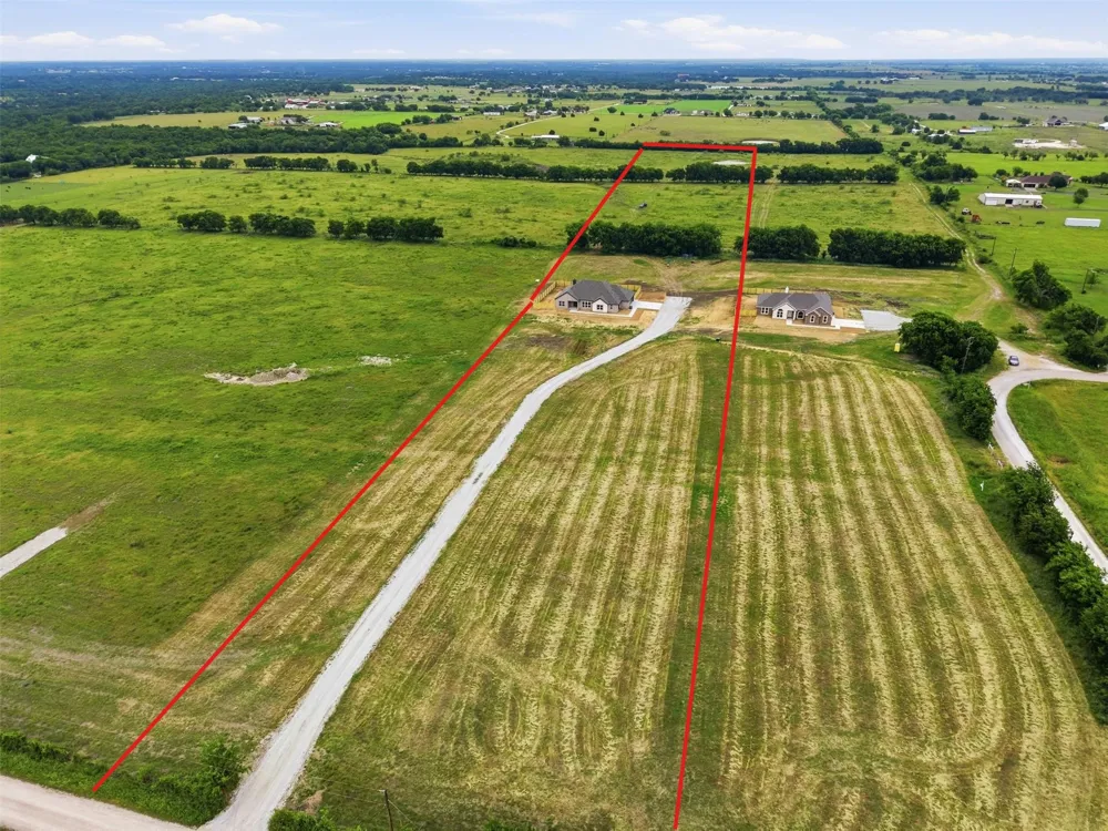 6720 county road 302 Grandview, TX 76050