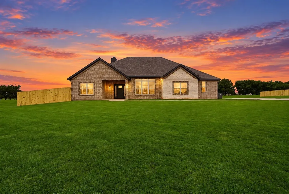 6720 county road 302 Grandview, TX 76050