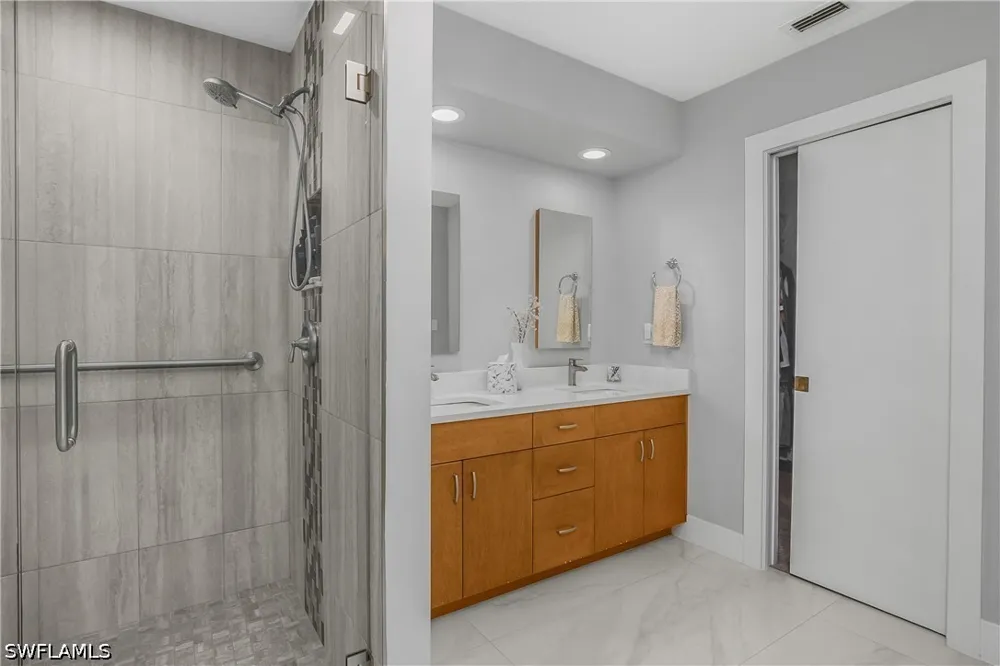 Lockmaben Avenue Fort Myers, FL 33912