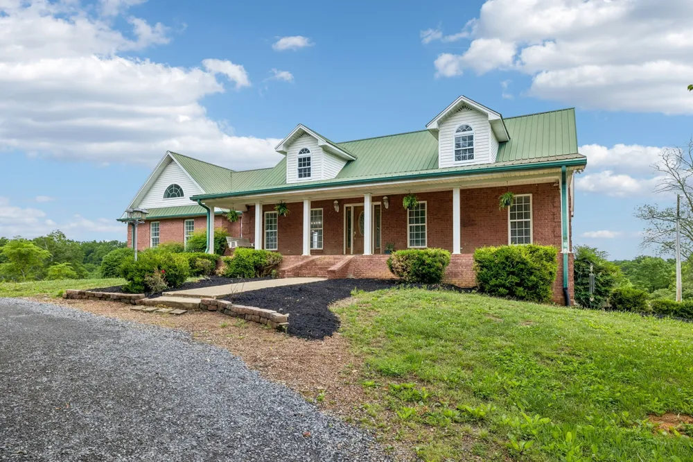 6701 McCormick Ridge Rd Whitleyville, TN 38588