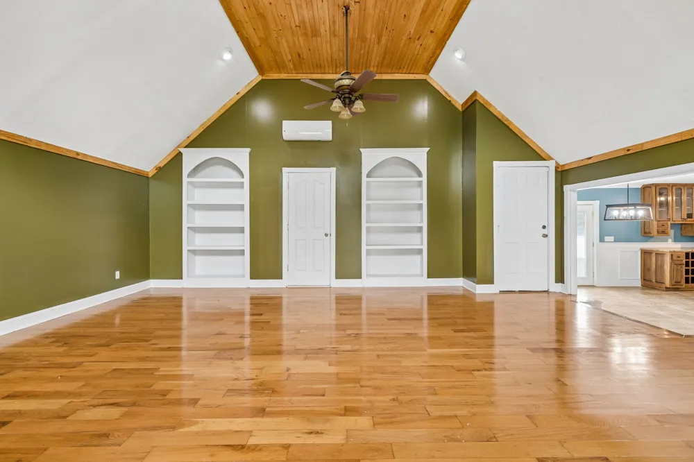 6701 McCormick Ridge Rd Whitleyville, TN 38588