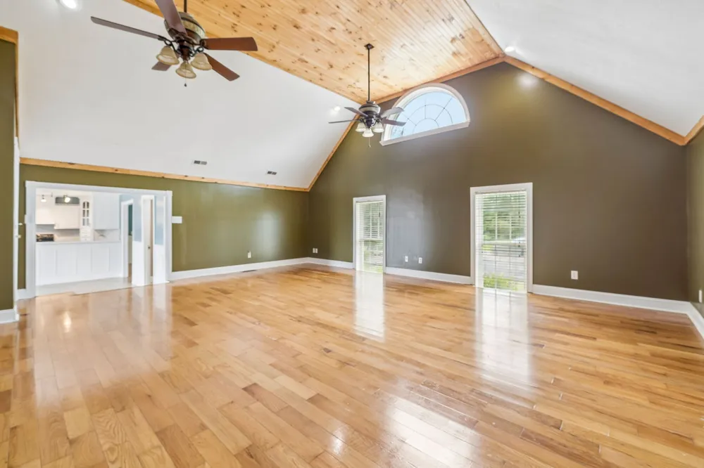 6701 McCormick Ridge Rd Whitleyville, TN 38588