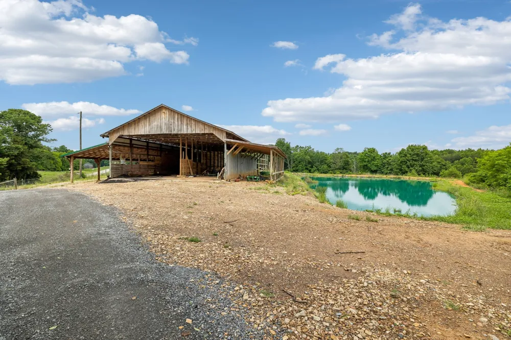 6701 McCormick Ridge Rd Whitleyville, TN 38588