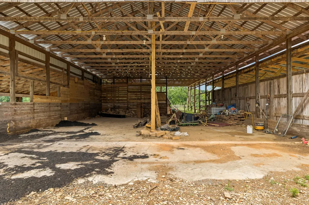 6701 McCormick Ridge Rd Whitleyville, TN 38588