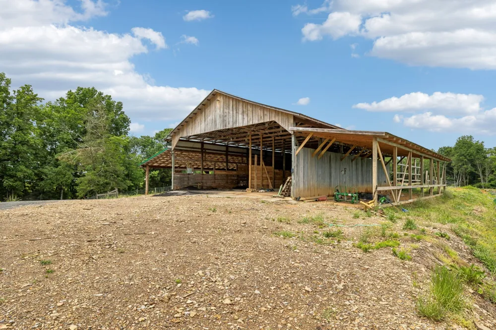 6701 McCormick Ridge Rd Whitleyville, TN 38588