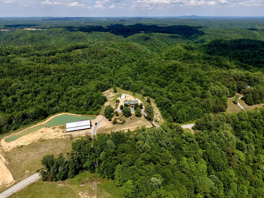 6701 McCormick Ridge Rd Whitleyville, TN 38588