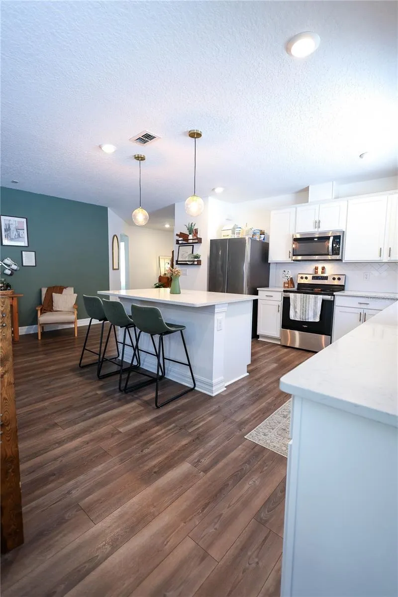 9553 SUMMERS CAY CIRCLE Thonotosassa, FL 33592