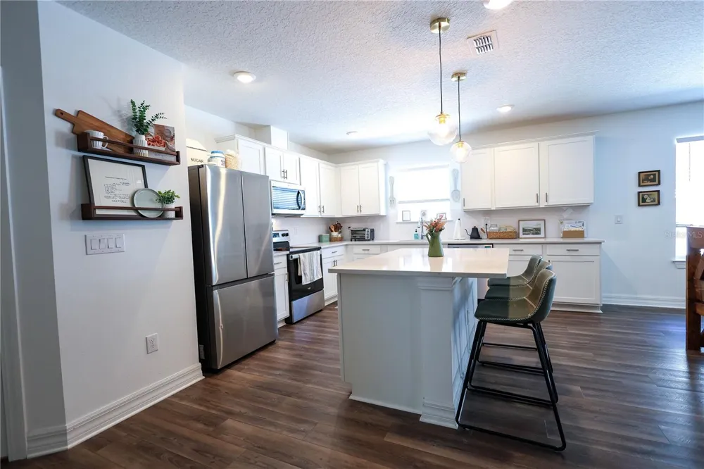 9553 SUMMERS CAY CIRCLE Thonotosassa, FL 33592