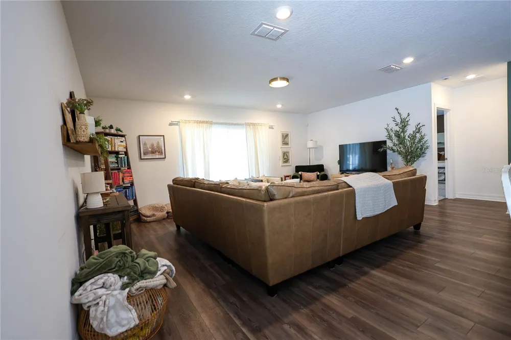 9553 SUMMERS CAY CIRCLE Thonotosassa, FL 33592