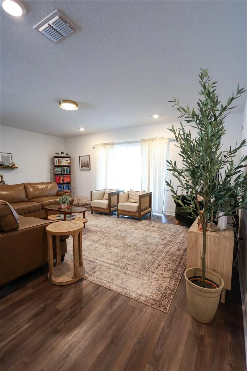 9553 SUMMERS CAY CIRCLE Thonotosassa, FL 33592