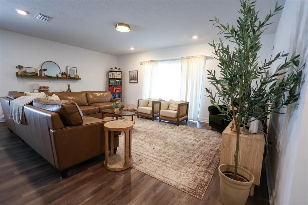 9553 SUMMERS CAY CIRCLE Thonotosassa, FL 33592