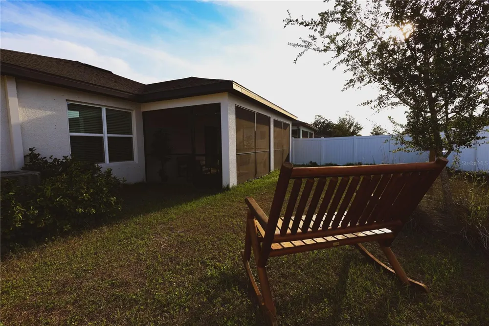 9553 SUMMERS CAY CIRCLE Thonotosassa, FL 33592
