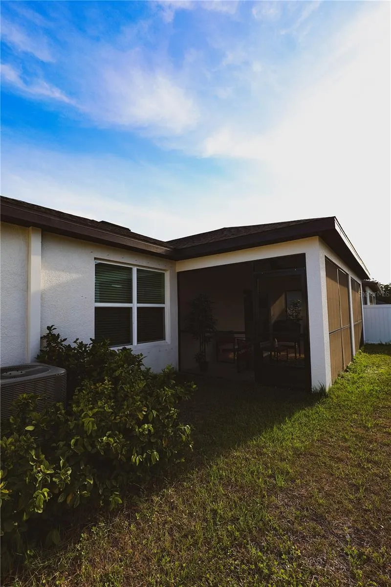 9553 SUMMERS CAY CIRCLE Thonotosassa, FL 33592