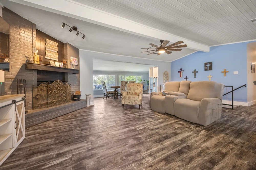 1215 Amanda Drive Canyon Lake, TX 78133