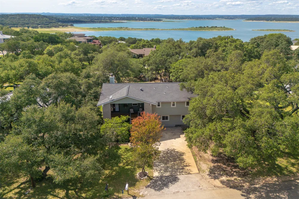 1215 Amanda Drive Canyon Lake, TX 78133