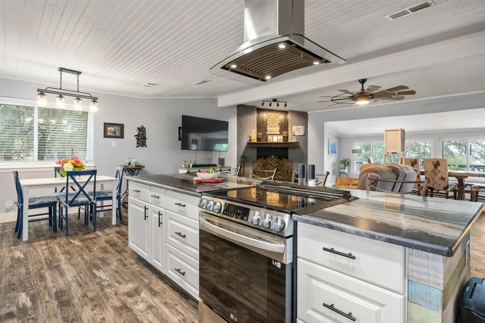 1215 Amanda Drive Canyon Lake, TX 78133