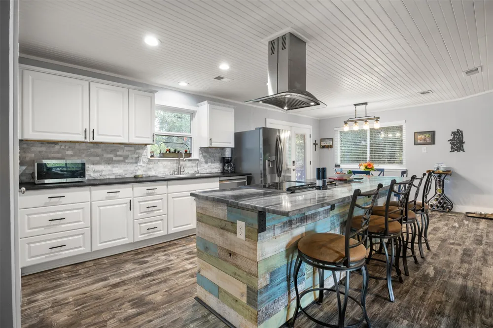 1215 Amanda Drive Canyon Lake, TX 78133