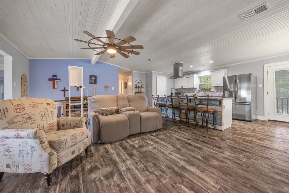 1215 Amanda Drive Canyon Lake, TX 78133