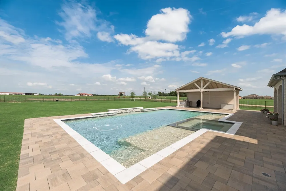 1570 Winding Creek Lane Rockwall, TX 75032