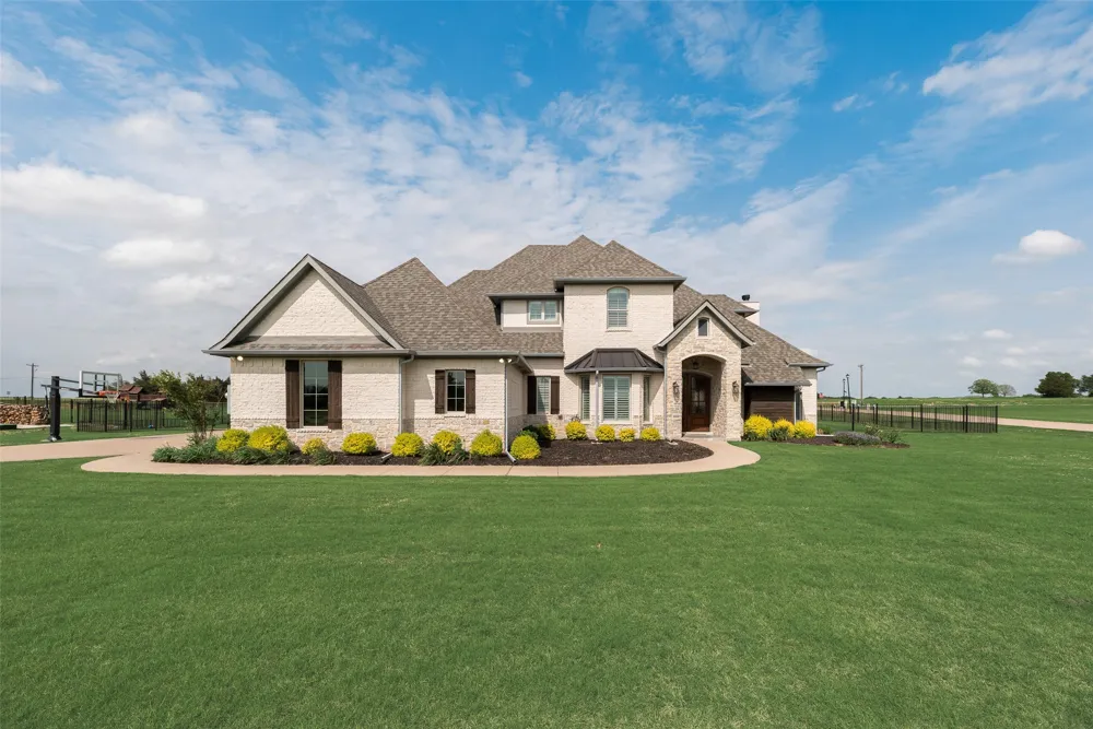 1570 Winding Creek Lane Rockwall, TX 75032