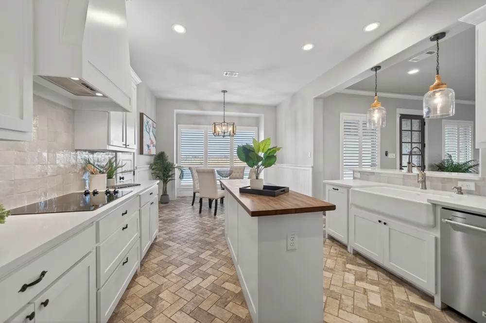 1570 Winding Creek Lane Rockwall, TX 75032