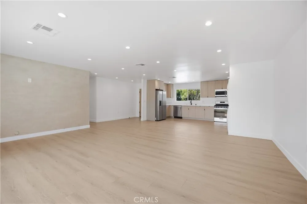 17150 Mayall Street Northridge, CA 91325