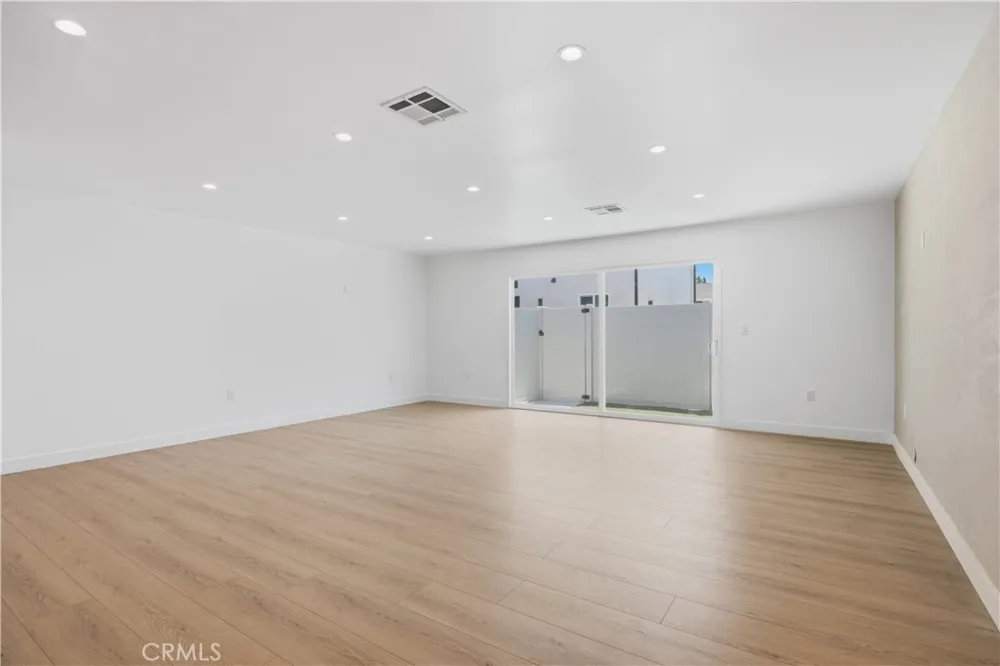 17150 Mayall Street Northridge, CA 91325