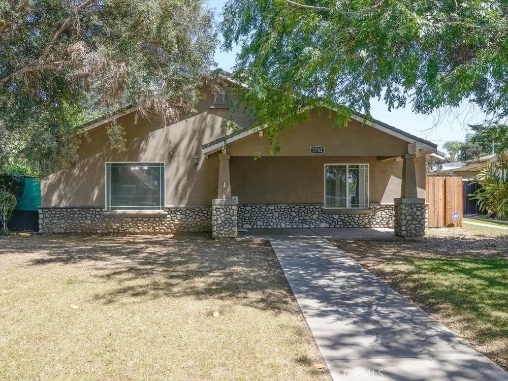 5742 Magnolia Riverside, CA 92506