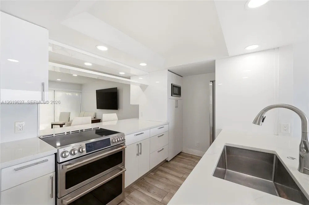 2757 NE 165th Ter #28 North Miami Beach, FL 33160